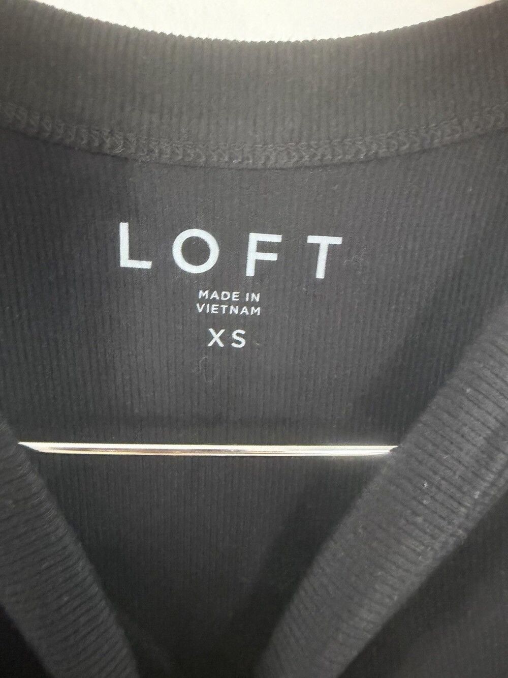 LOFT Women’s XS Black Ribbed Tank Top Sleeveless Crew Neck Basic Stretch NWT - Picture 3 of 4